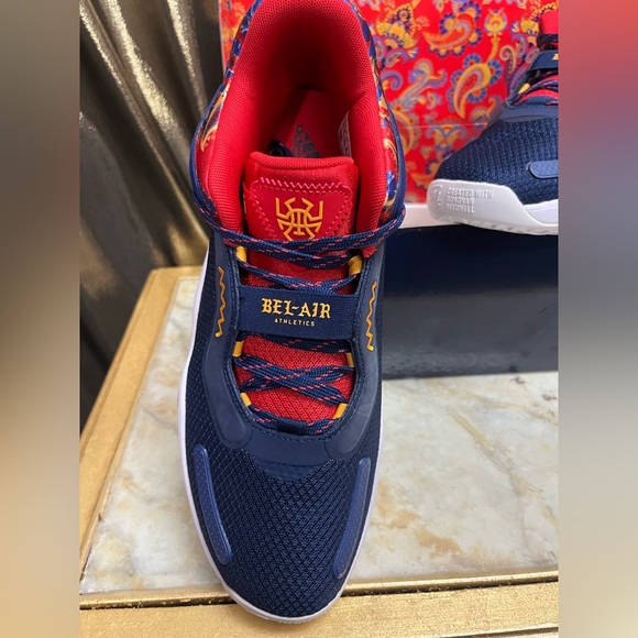 π΅π΄ Adidas D.O.N. Issue 3 Sneakers β Navy & Red π΄π΅ - Picture 4 of 9